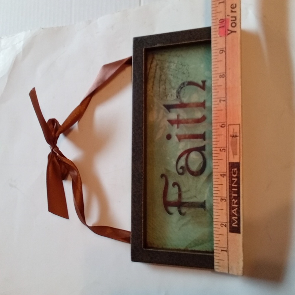 Wooden "Faith" Sign - Picture 2 of 8
